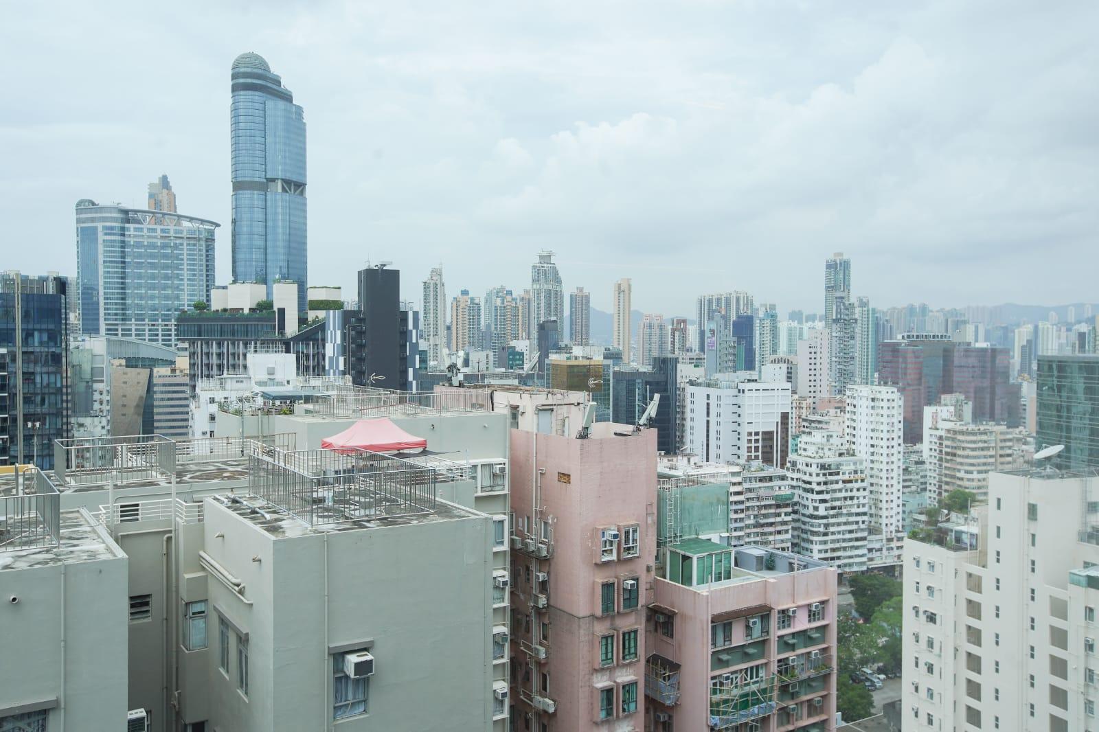 大廳外接露台,望開揚市景。(李睿哲攝)
