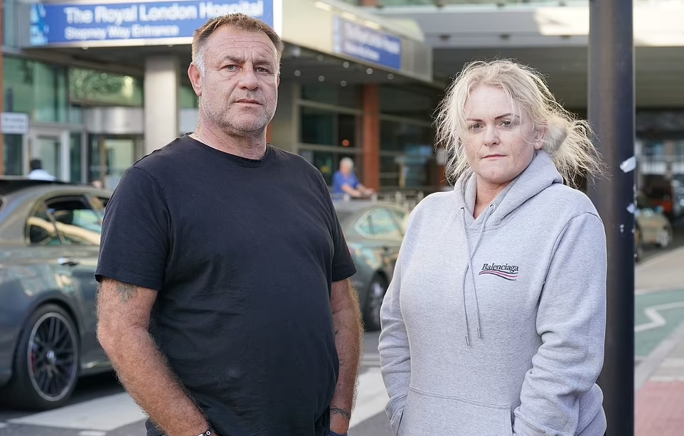 巴特斯比父母。(互聯網)