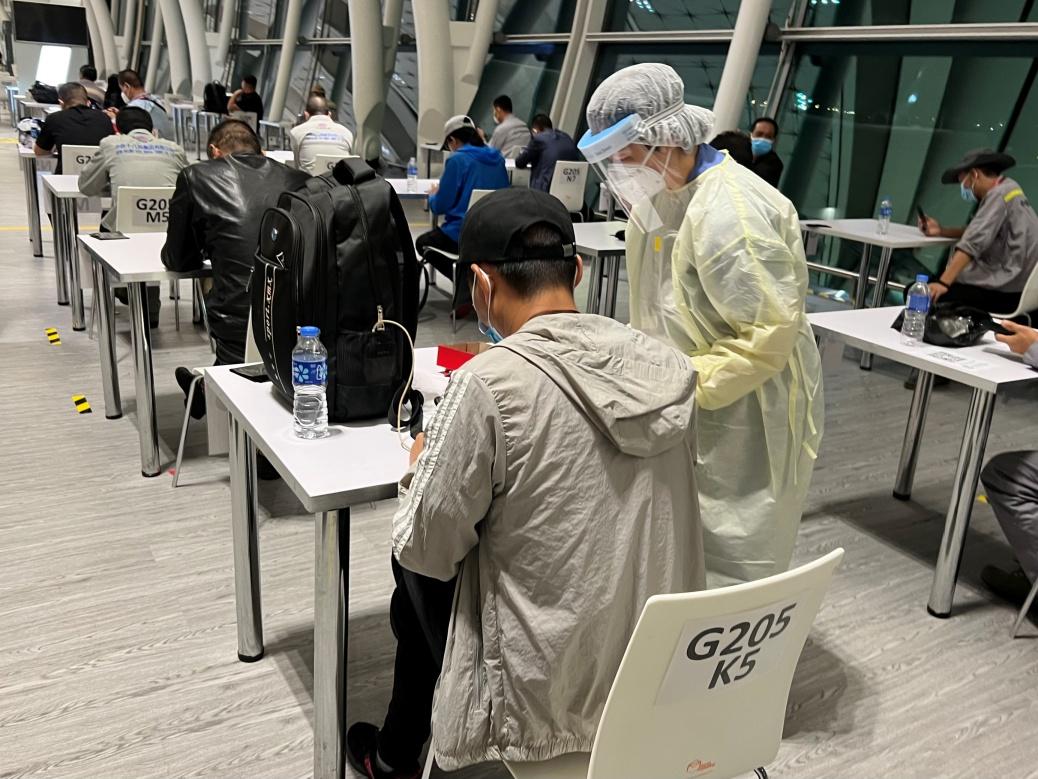 醫管局醫療隊機場篩查368旅客即時找出50人染瘧疾