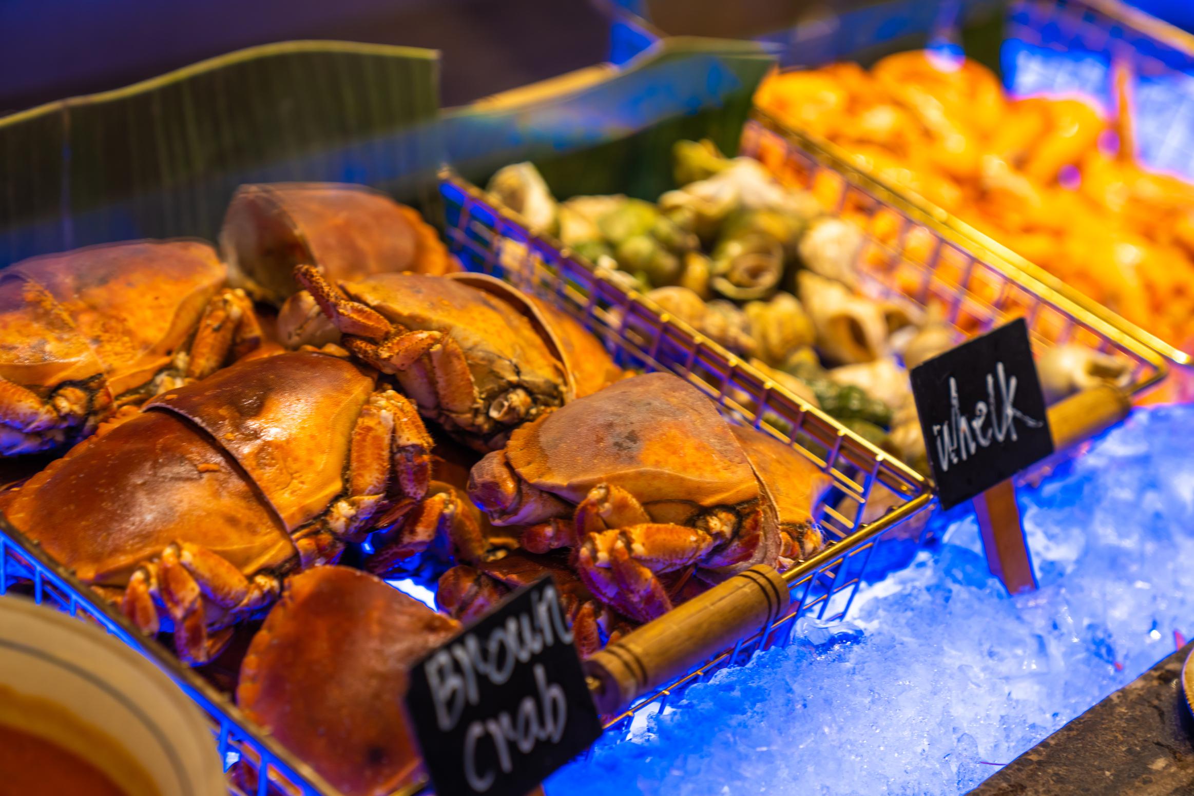 餐飲快閃優惠包括雙人自助午餐、雙人自助晚餐等。