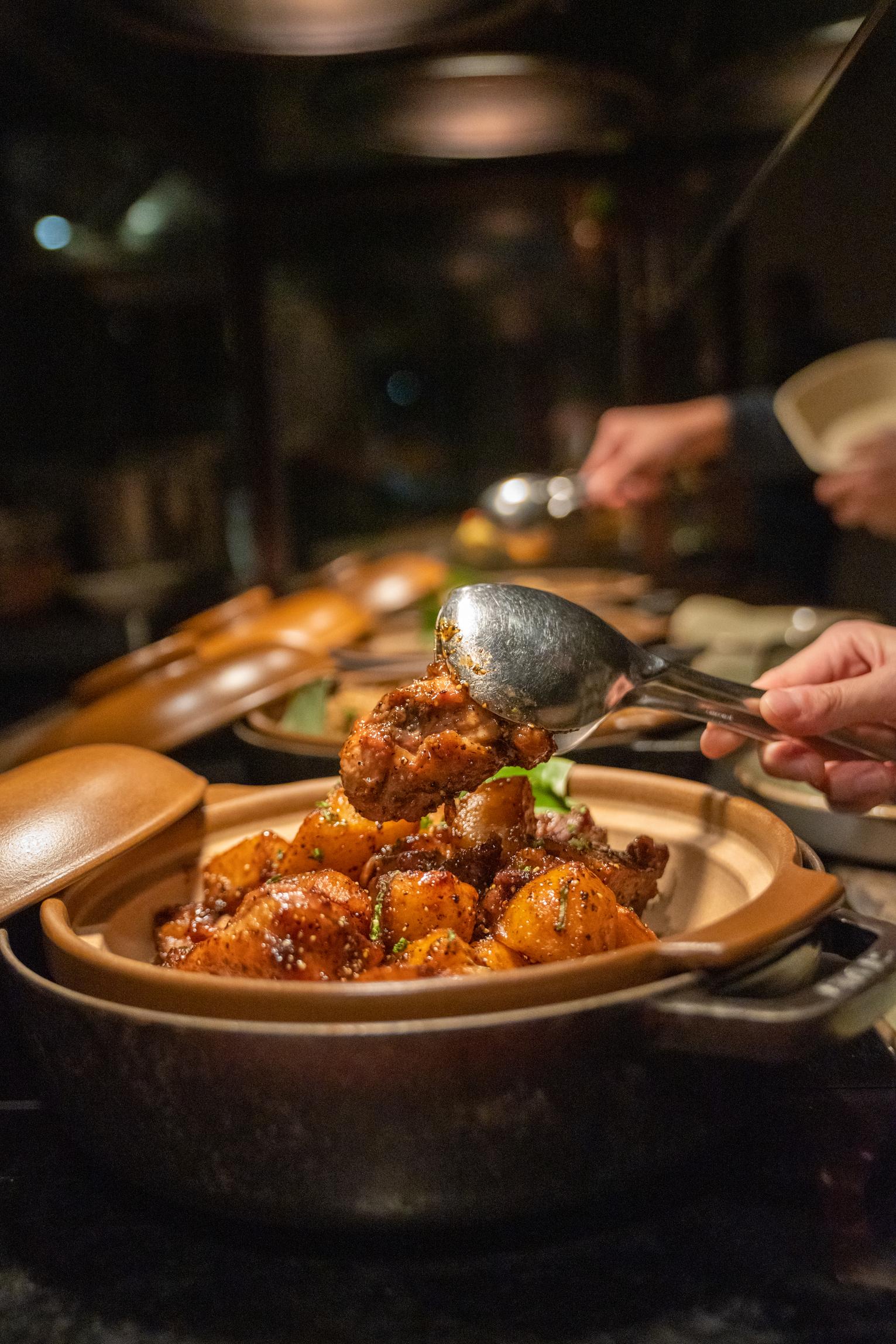 餐飲快閃優惠包括雙人自助午餐、雙人自助晚餐等。