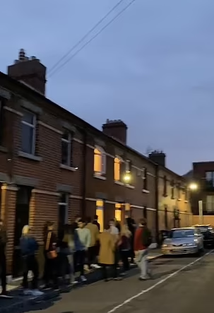 愛爾蘭都柏林一個租盤吸引逾150人排隊睇樓。(互聯網)