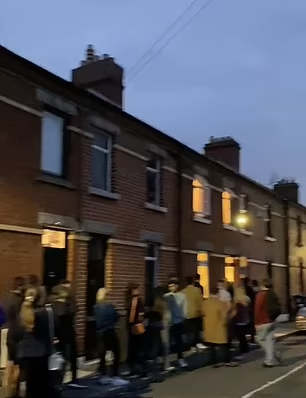 愛爾蘭都柏林一個租盤吸引逾150人排隊睇樓。(互聯網)