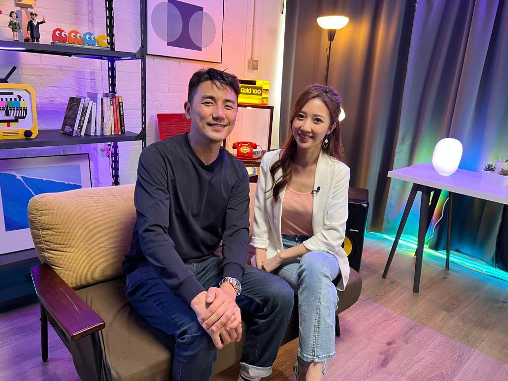 洪永城主持的《開腦》,首集請來前港姐亞軍何依婷做嘉賓。