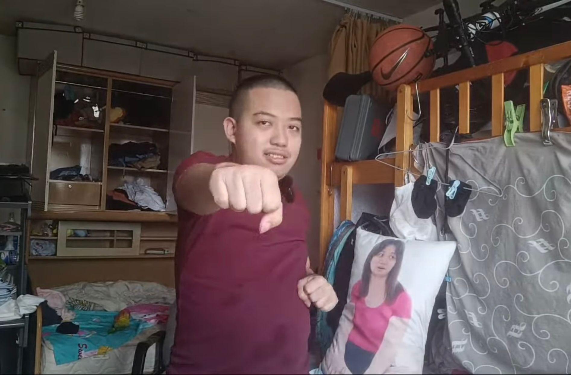 網民早前發現Kenny擁有阿儀攬枕。