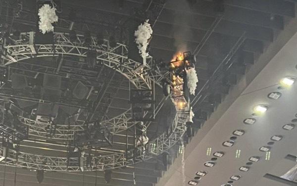 King & Prince北海道開騷現場着火,叫停演唱會,數人吸入濃煙不適。