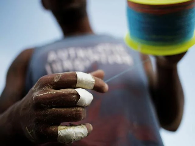 印度雖禁止使用玻璃線,但市面仍有賣有買。(路透社、資料圖片)