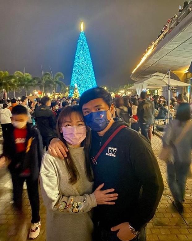 李泳豪與台籍女友Agnes Lin拍拖二年,非常恩愛。