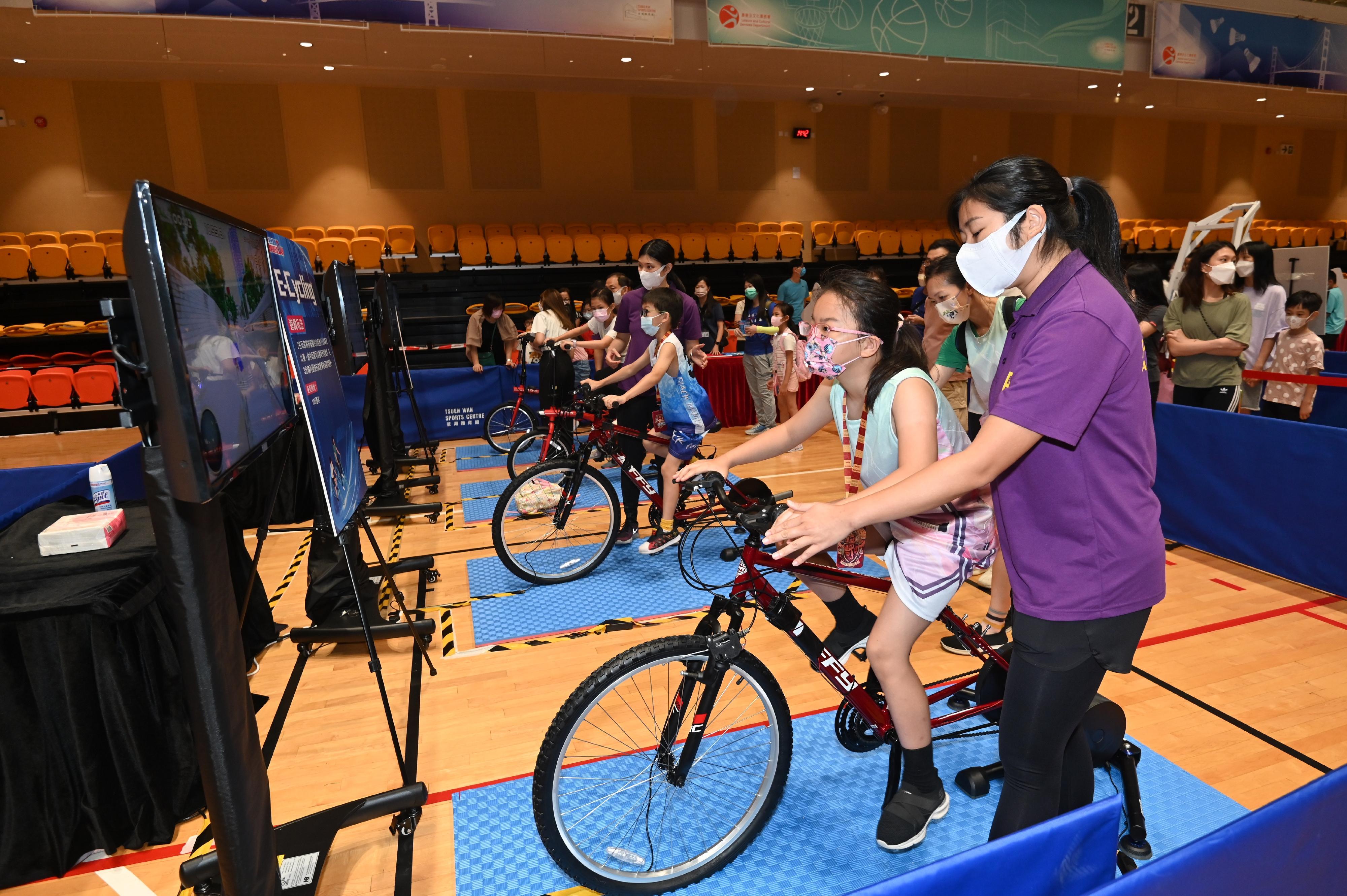 特首李家超參與「全民運動日2022」鼓勵市民勤做運動
