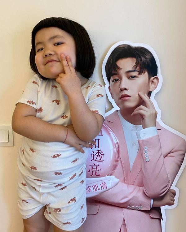 Lucy媽不時在IG分享女兒的搞笑日常,不過今次卻玩大咗!