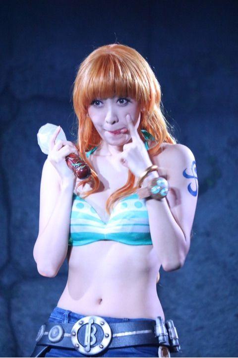 佐達桃子參演過舞台劇《海賊王》演真人版娜美。