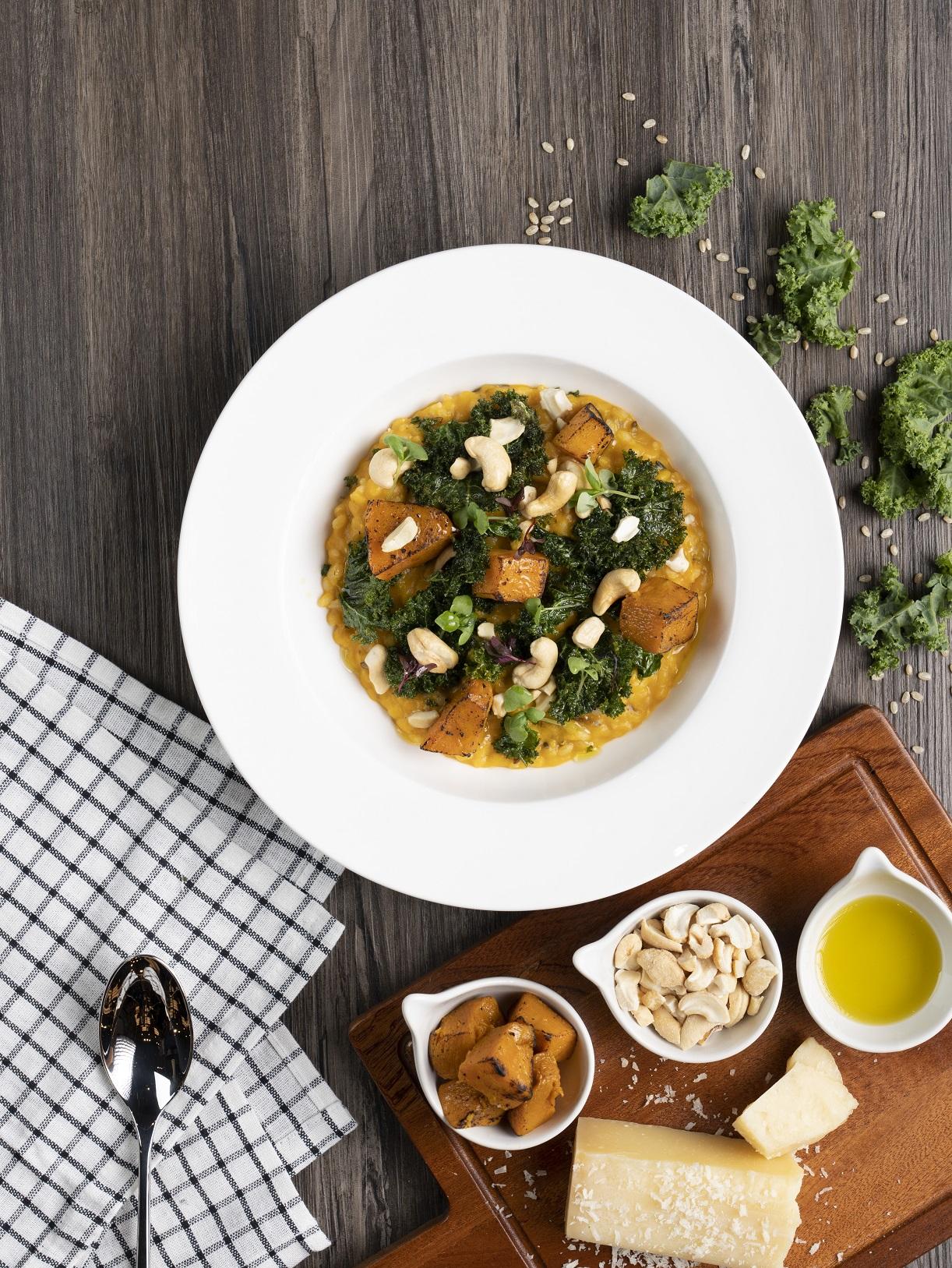 南瓜、羽衣甘藍、腰果 · 有機糙米飯