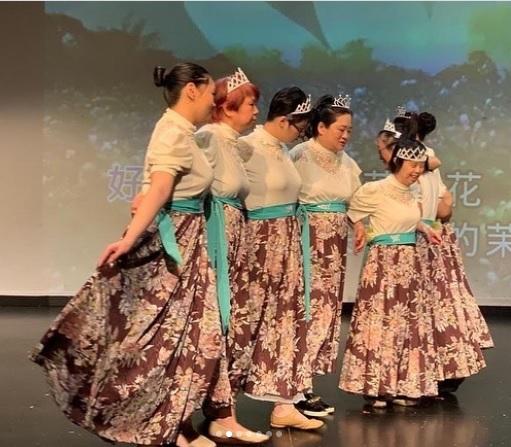 加拿大姜糖社工受姜濤追夢的堅持啟發,為逾20位智障人士籌備表演。(IG圖片)