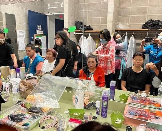 姜濤加拿大應援團的姜糖們全力為智障人士表演作應援。(IG圖片)