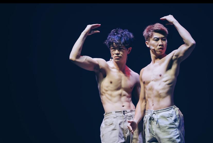 程人富與阿J大騷八塊復肌。