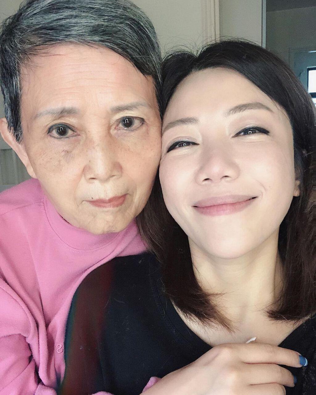 彭秀慧早前喪母,她坦言情緒仍有起伏。(IG圖片)