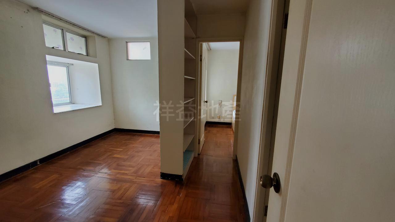 二手樓成交|屯門三房銀主盤劈170萬沽 重返2017年 呎價不足8000元