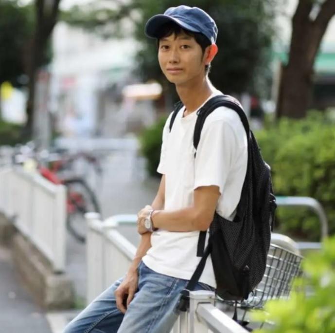 森本庄司在Twitter有25萬追蹤者,是主要客戶來源。(互聯網)