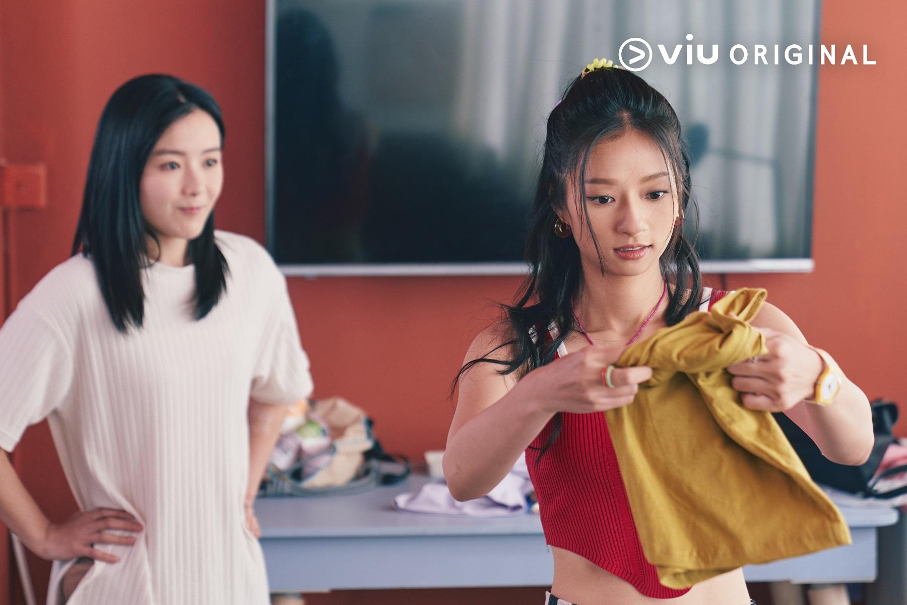 林千渟(左)吳家忻(中)在《#她和她的戀愛小動作》演同居好姊妹。