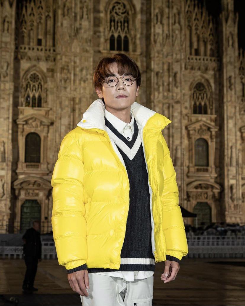 林家謙飛往米蘭出席時裝品牌70周年慶典。