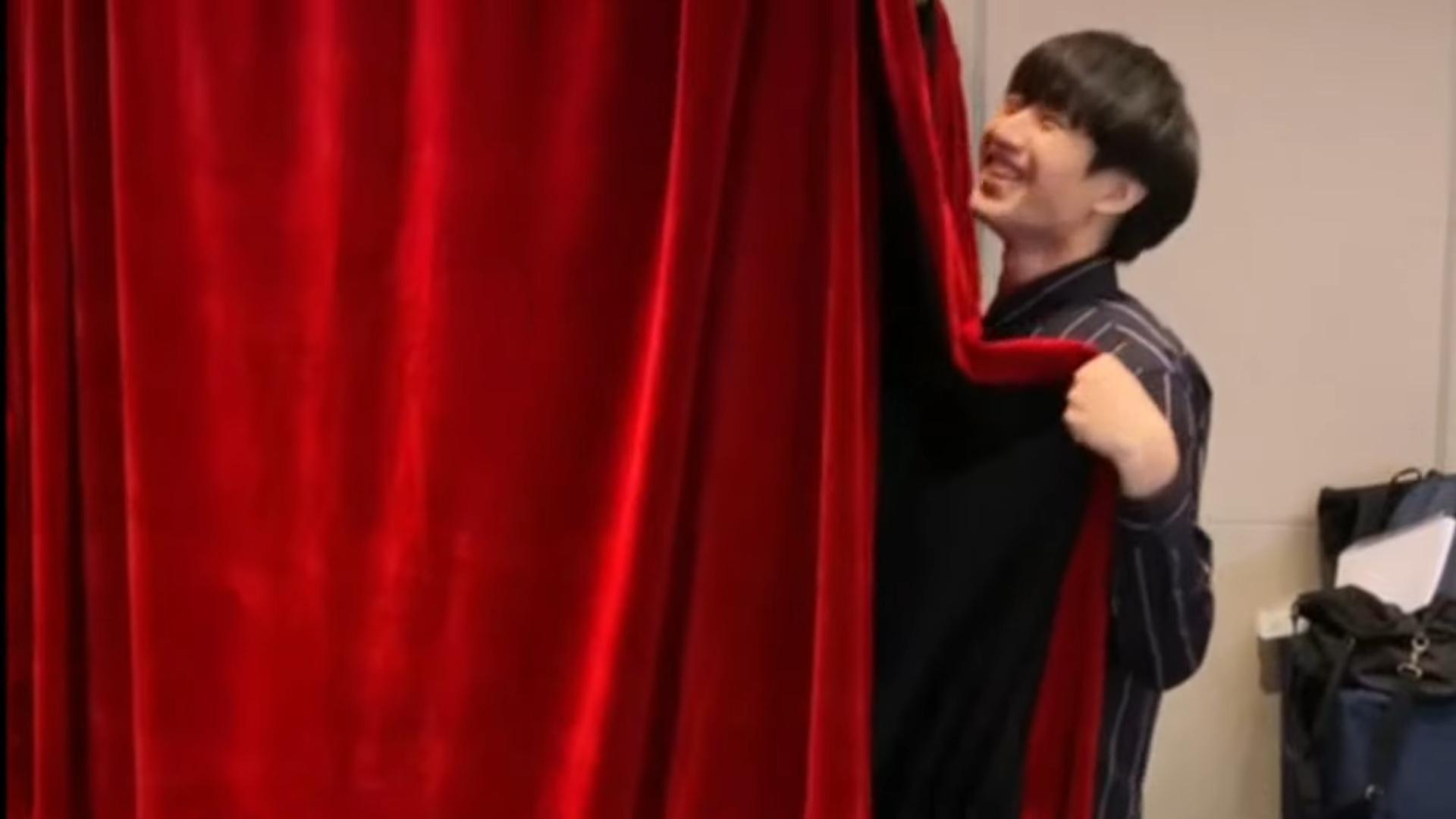 柳應廷隨著《砂之器》的音樂起舞。(截圖)