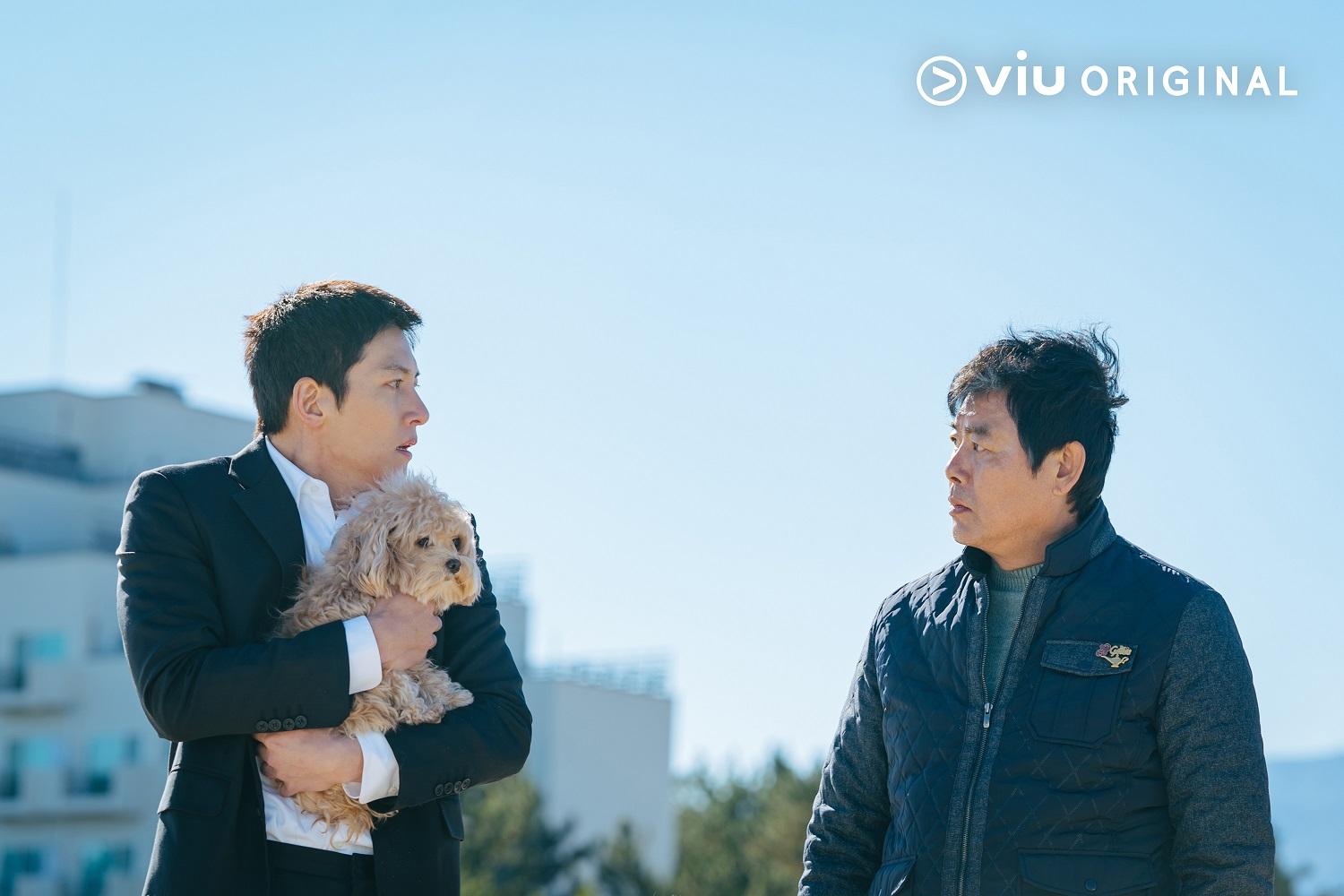 池昌旭提到資深演員成東鎰十分照顧他,在片場會互開玩笑。