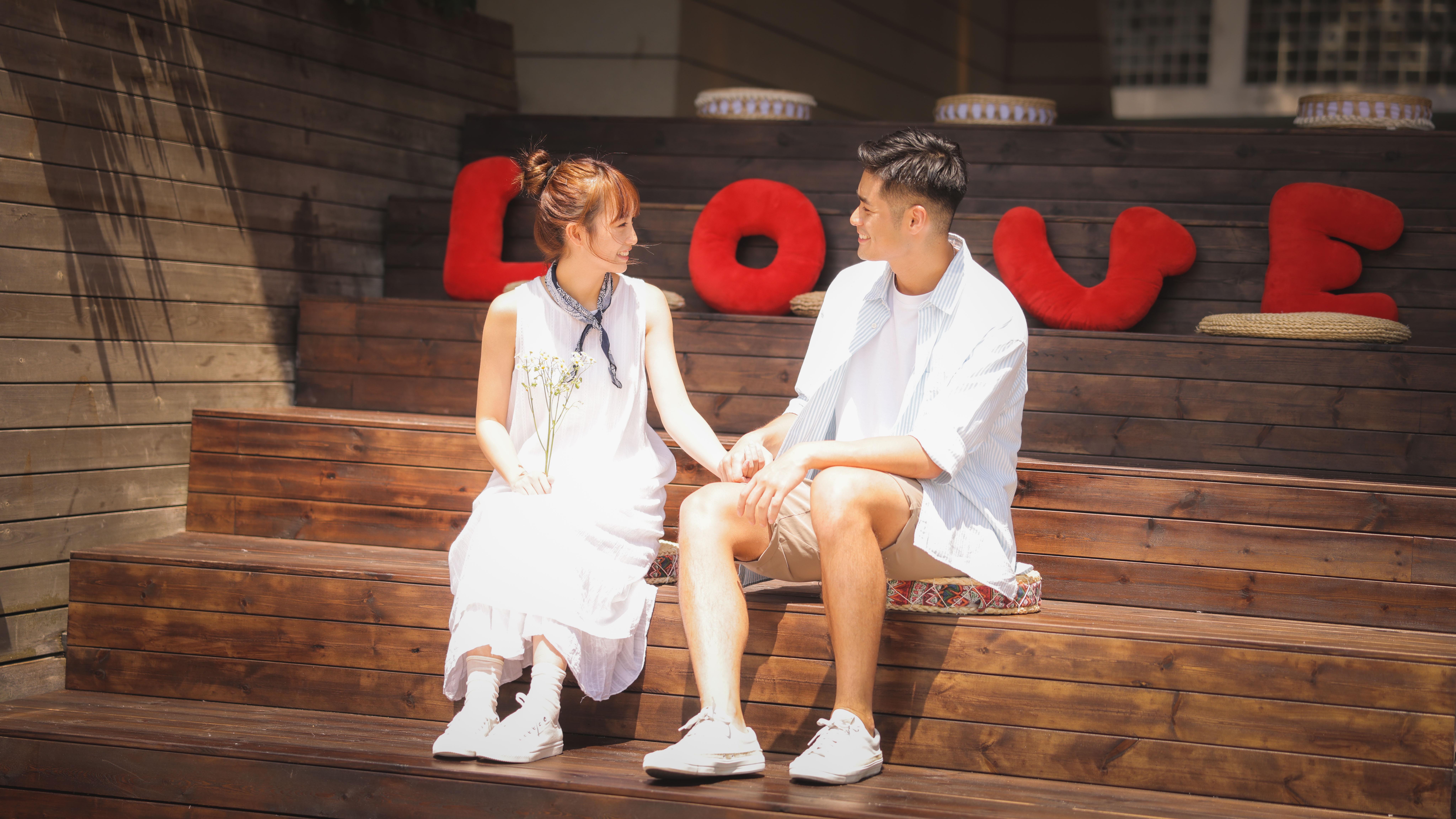 浪漫對坐:成功出POOL 位置:the pulse東翼門口