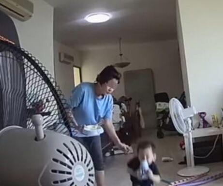 閉路電視拍到事發經過。(互聯網)