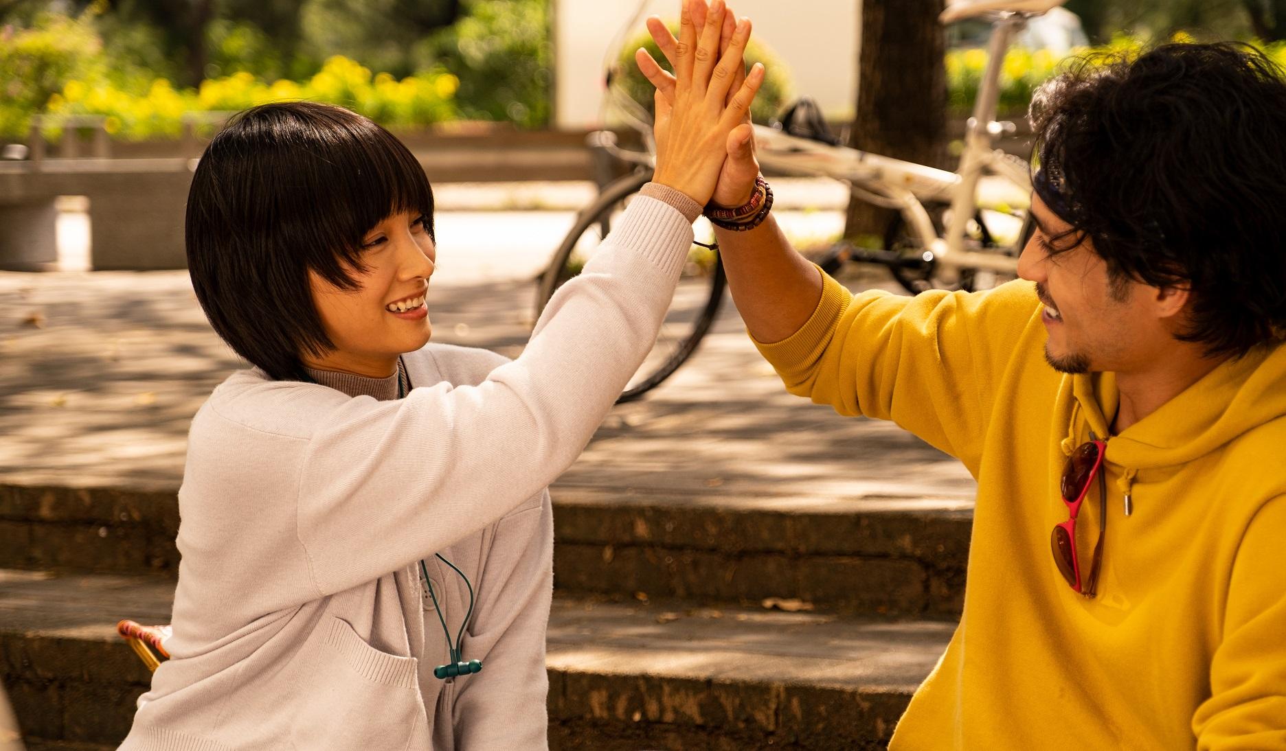 談善言亦有份演《過時·過節》。