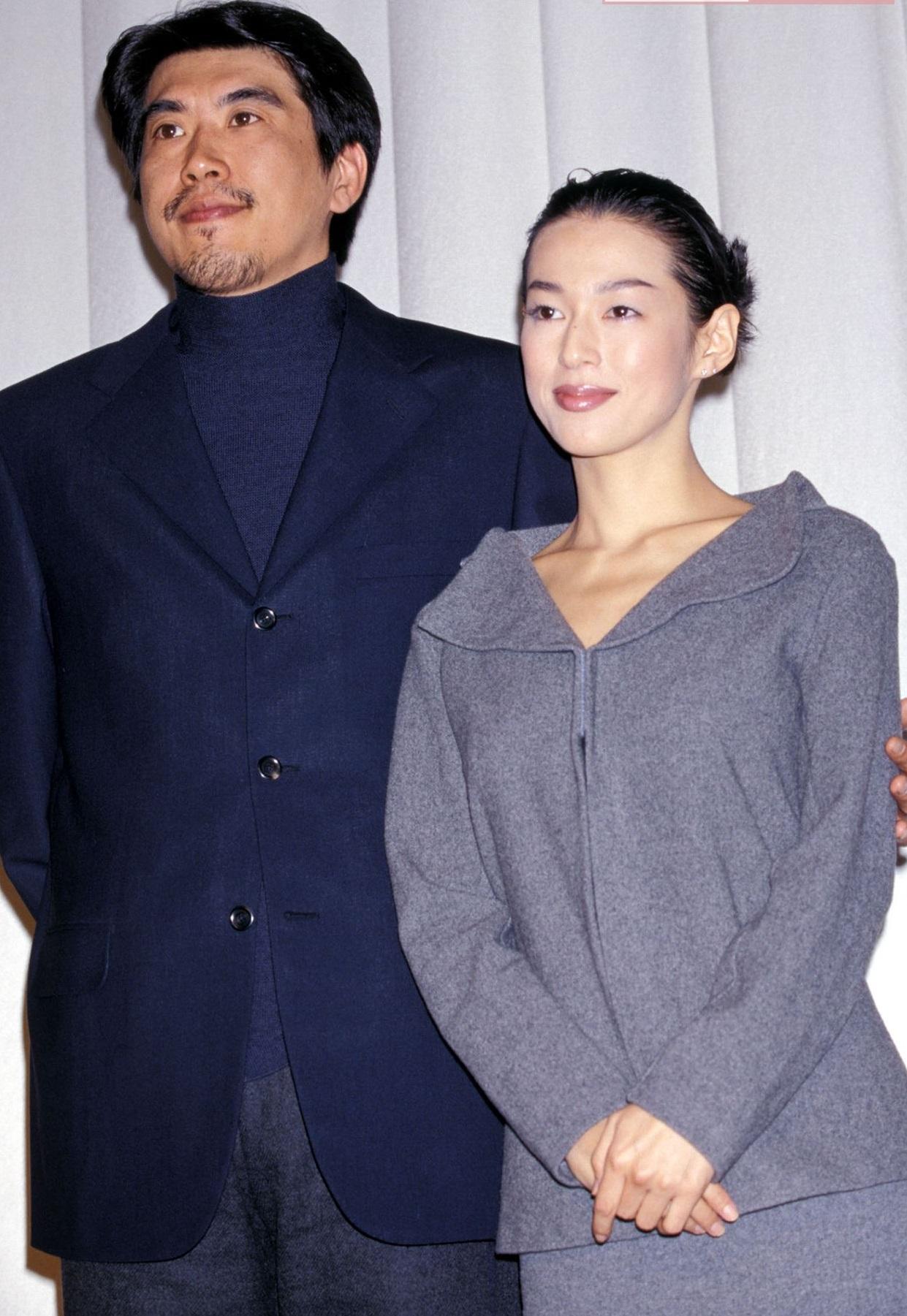 鈴木保奈美去年與第二任丈夫石橋貴明離婚收場。