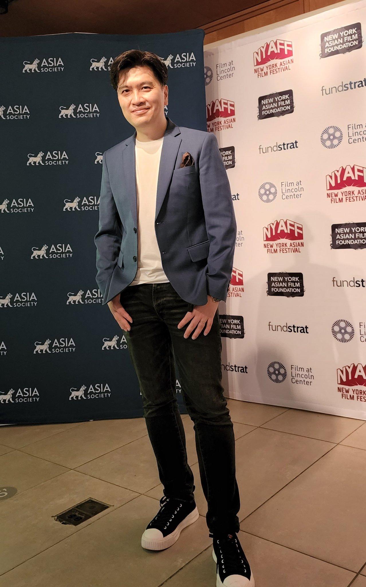 《飯戲攻心》由陳詠燊執導和編劇。