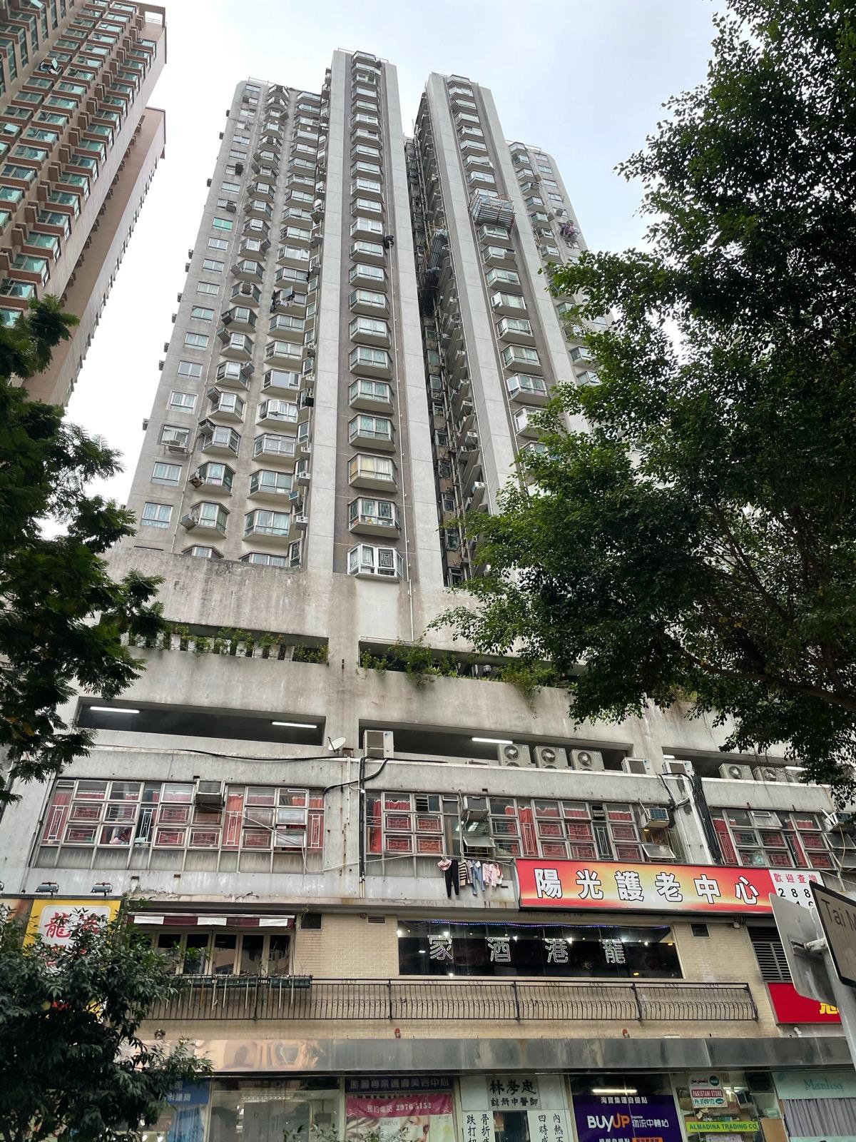 柴灣高威閣樓齡有38年,以間隔實用和交通便利取勝。