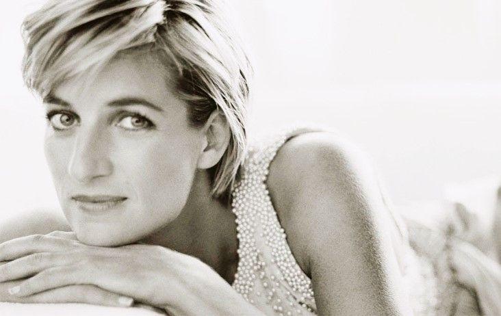 有網民上載戴安娜生前相片悼念。(Twitter)