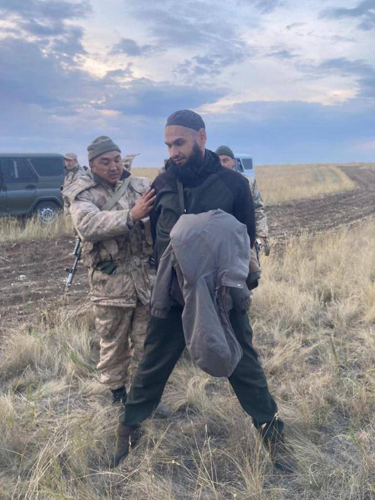 「NEXTA」指「哈薩克邊防警衛拘留了試圖非法進入哈薩克領土的俄羅斯人。」(Twitter)