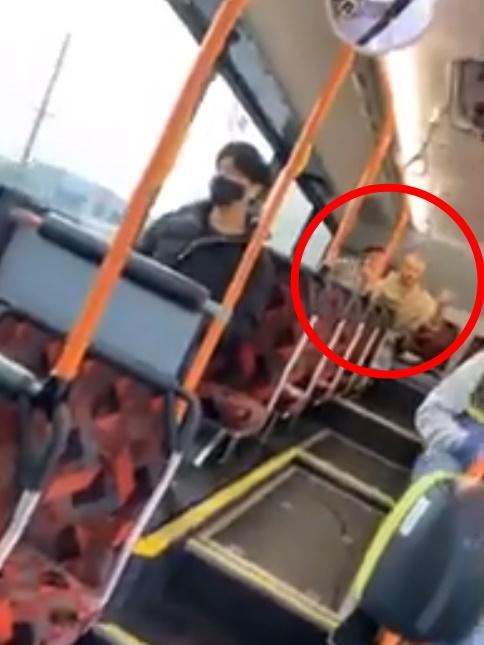 涉事男女解釋因為無家可歸,加上男方患有自閉症。(Twitter)