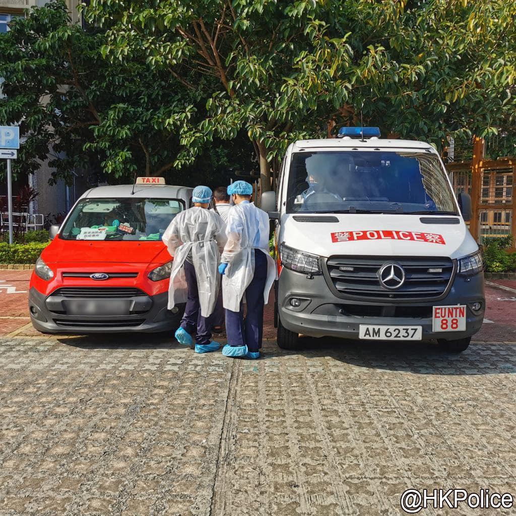 9名確診者被押送到竹篙灣隔離。(警方圖片)