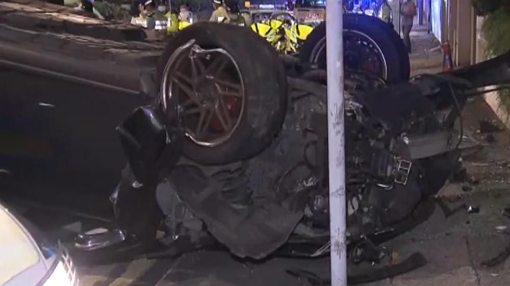 警方在私家車內檢獲約6.7克可卡因,黑市價約值1萬元。(電視截圖)