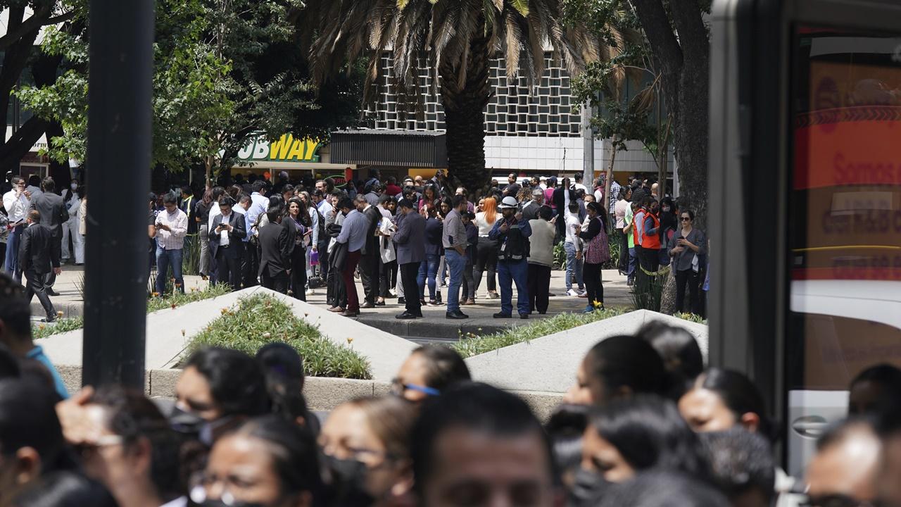 墨西哥第三次同日大地震,西部沿岸7.6級地震至少1死。(AP)