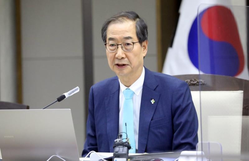 南韓總理韓德洙指,考慮到流感患者增加、冬季疫情可能再度爆發,將繼續維持室內口罩令。(資料圖片)