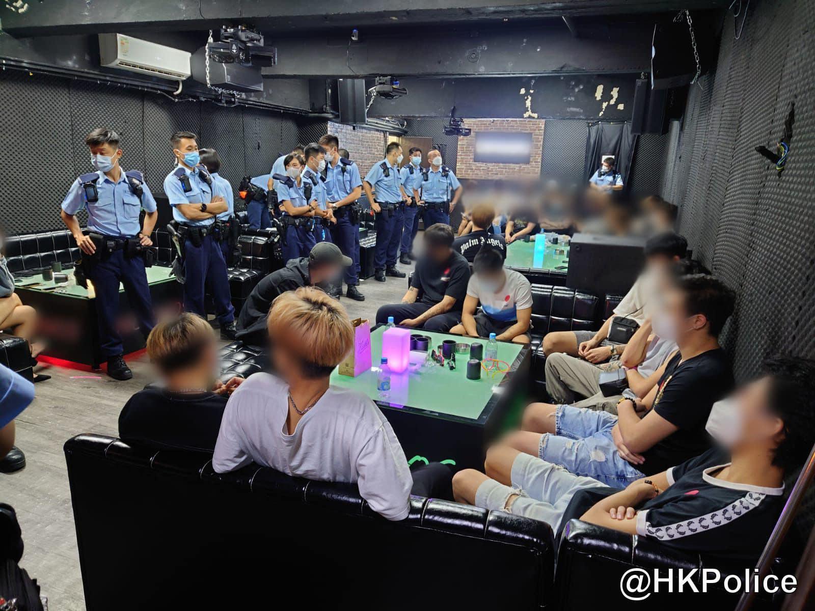 警方在中秋期間跨部門嚴厲防疫,3日合共發出546張定額罰款通知書。(警方fb圖片)