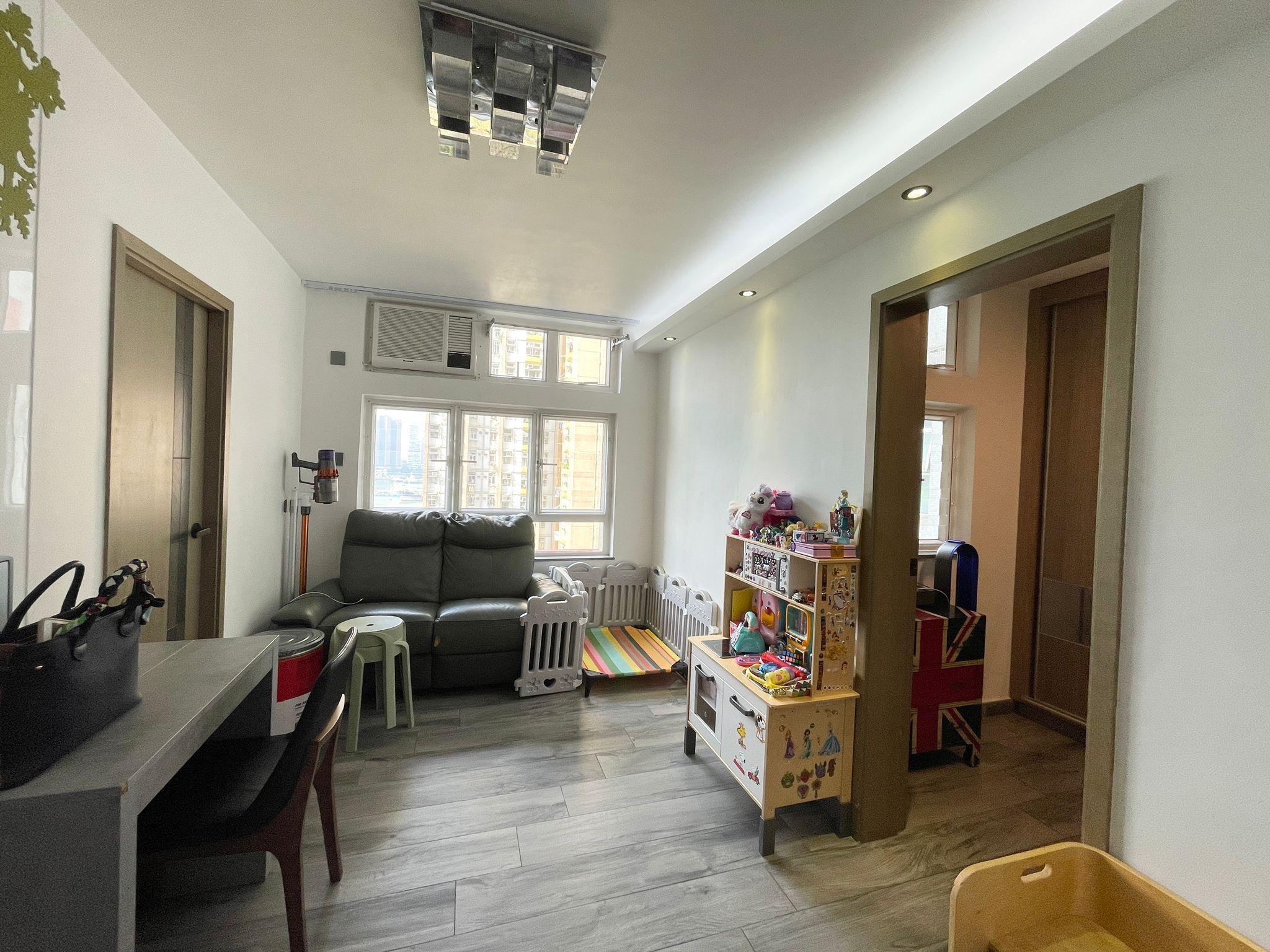 長方形開則大廳間隔寬敞,光線亦足。