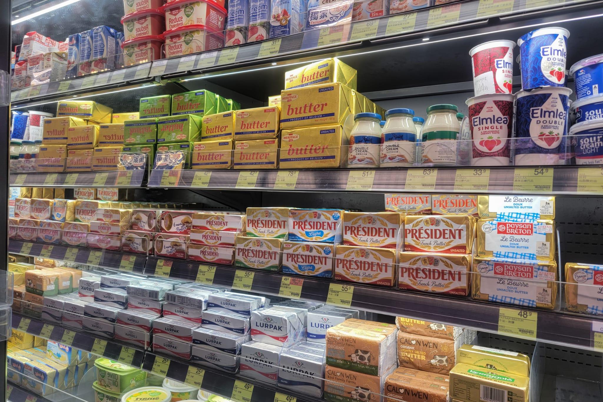 消委會測試28款預先包裝牛油、人造牛油及塗抹醬,發現15款含基因致癌物。(李睿哲攝)