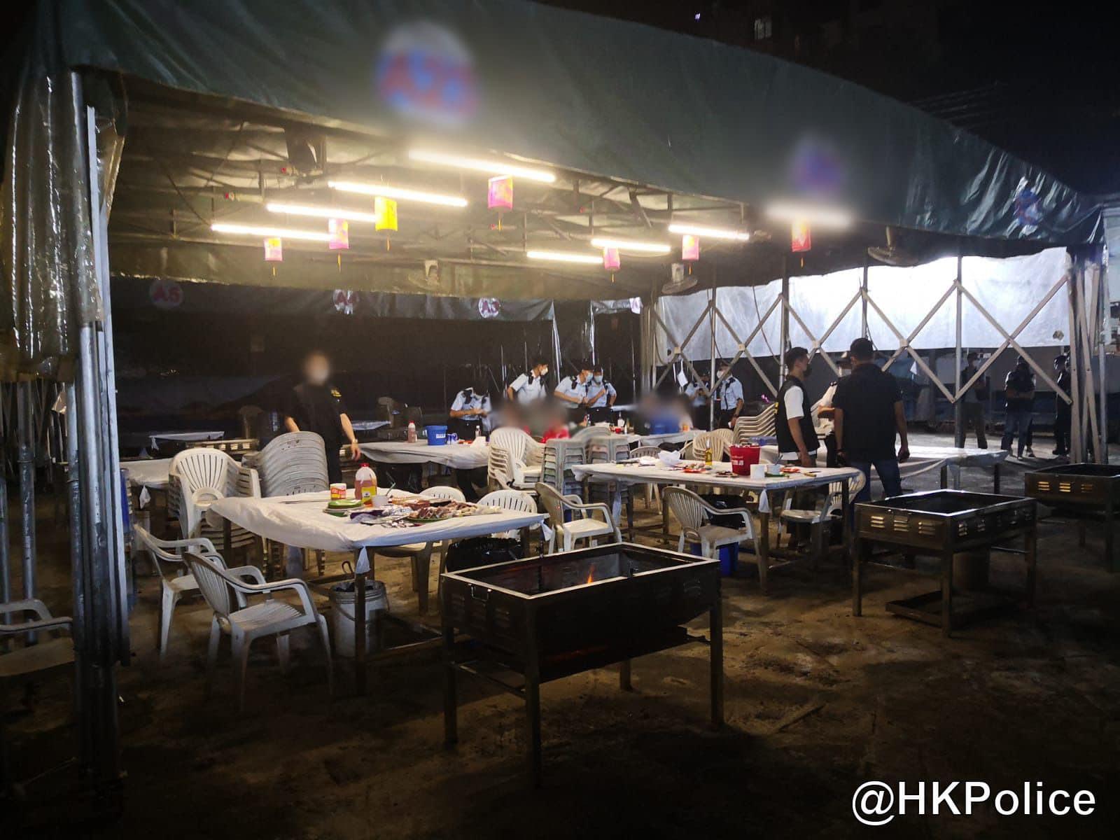 警方在中秋期間跨部門嚴厲防疫,3日合共發出546張定額罰款通知書。(警方fb圖片)