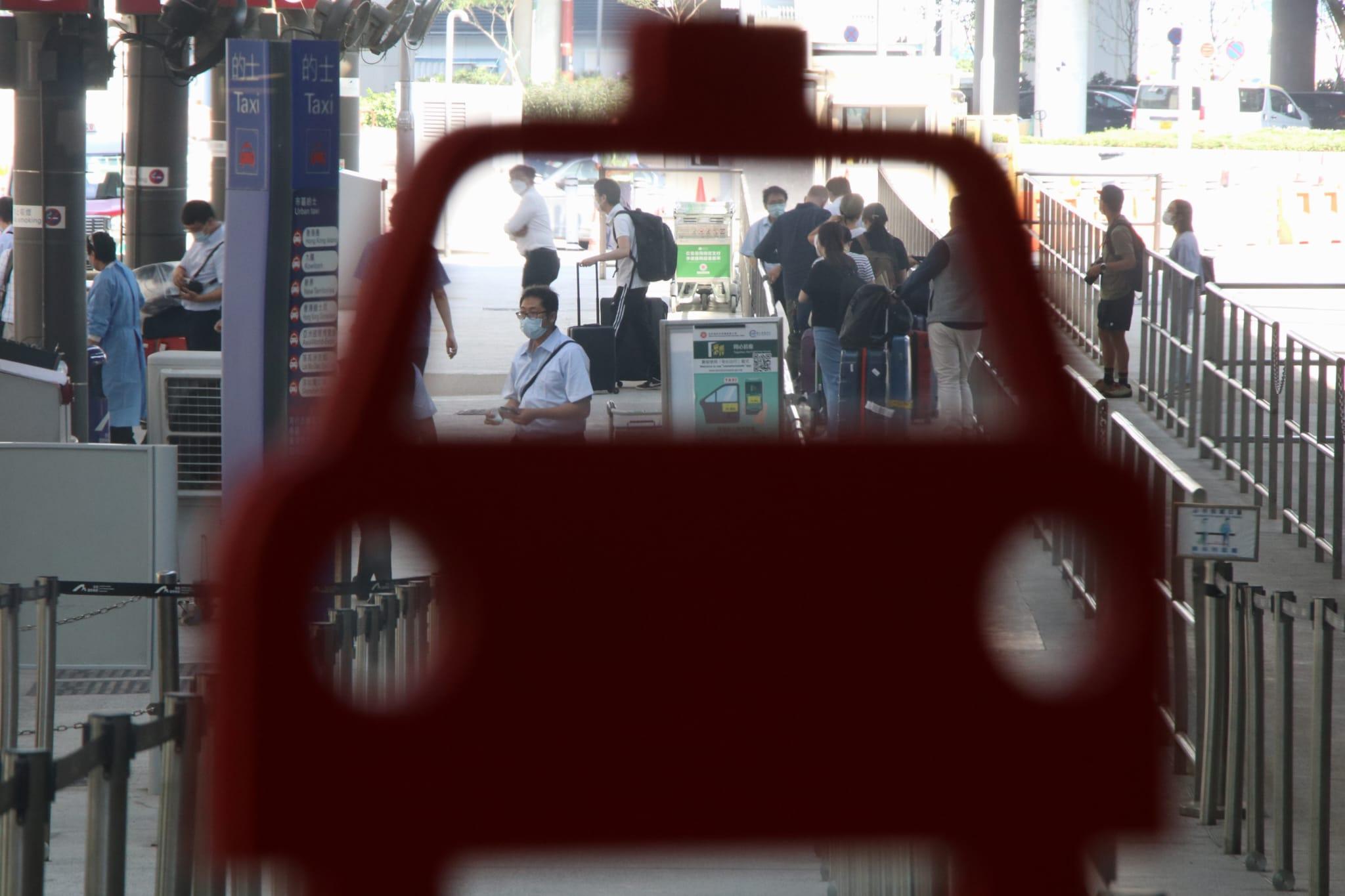 本港入境檢疫措施今早(26日)6時起放寬至「0+3」。(林俊源攝)