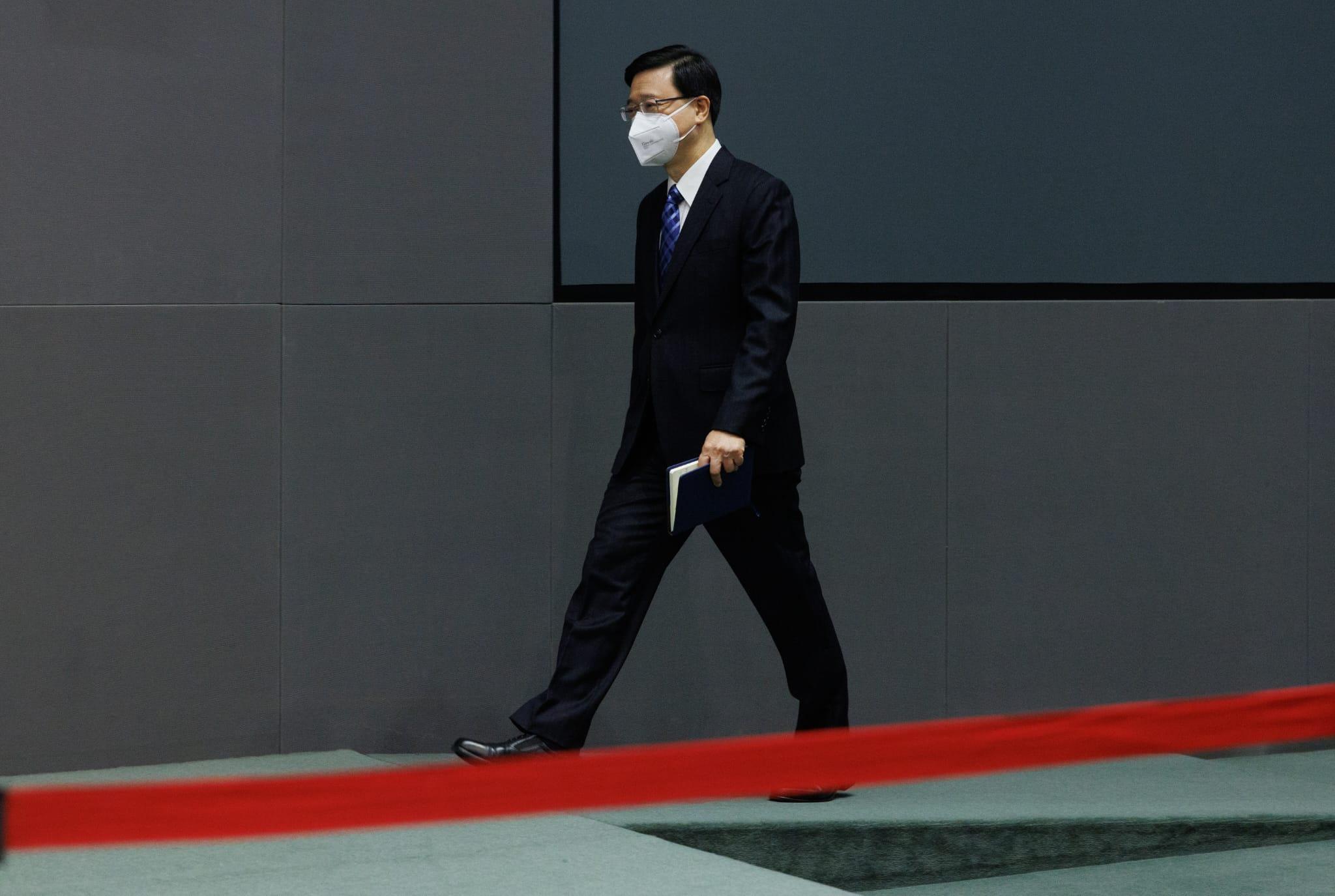 特首李家超出席行會前見傳媒。(蘇文傑攝)