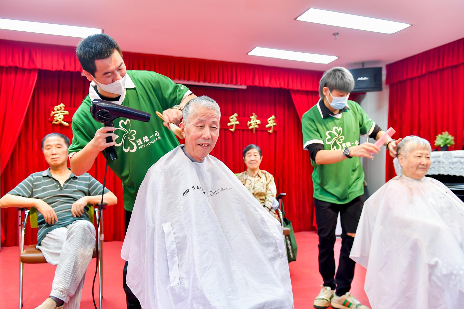 恒隆義工隊慶10周年 為大嶼山認知障礙長者辦「五官體驗」緩病情