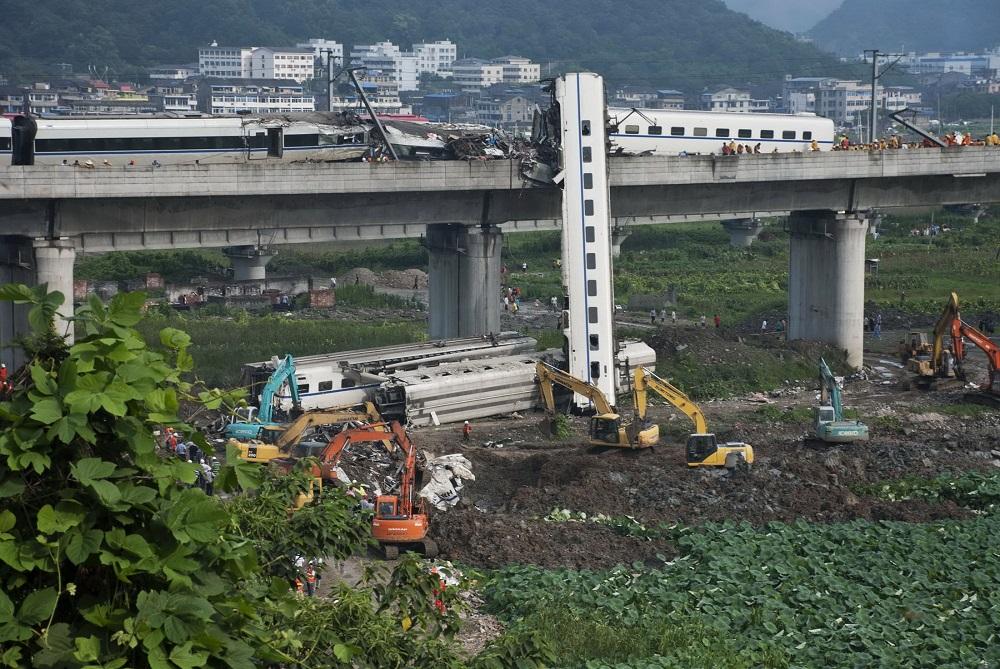 盛光祖任內發生溫州動車追撞事故,造成40死172傷。(資料圖片)