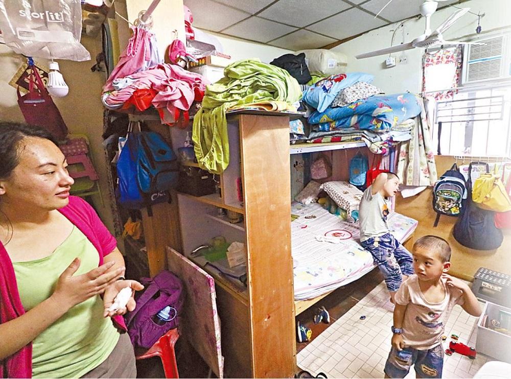 劏房侷促熱如火爐。