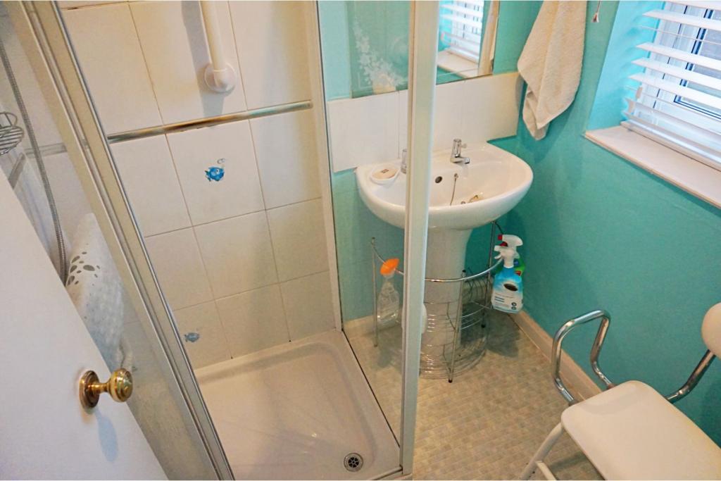 海外樓市|英國樓租金飆 港人揸6單位 回報逾8厘?