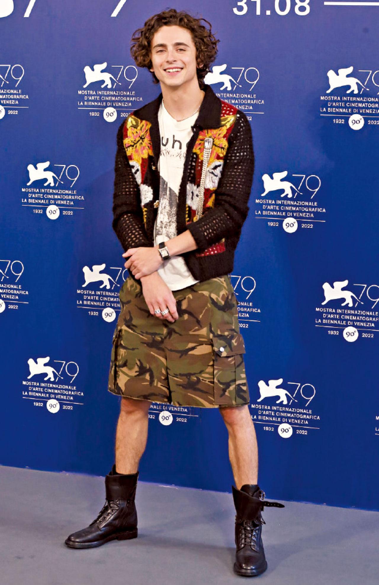 「甜茶」 Timothée Chalamet 掛頸露背現身威尼斯影展艷驚四座